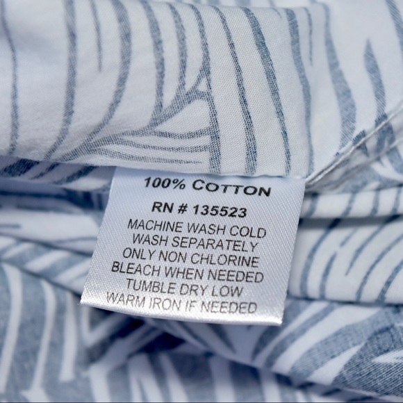 New! Pacific Marlin Men’s Button Down Shirt Leaf Print Pattern Size XL - Picture 9 of 10